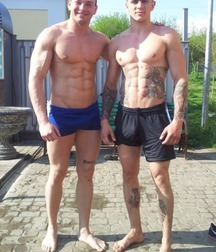 lads for older daddies1 59aff74772976.jpg