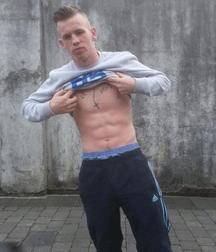 give us horney daddies2 59f318ad45604.jpg