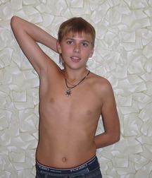 Choose a boyfriend 5bd052520c4fe.jpg