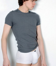 Choose a boyfriend 5bd0527aa421d.jpg