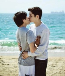 Hot boiz 5e4887804d979.jpg