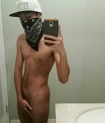 Sexting Boys 7 594ddcb08c7a8.jpg