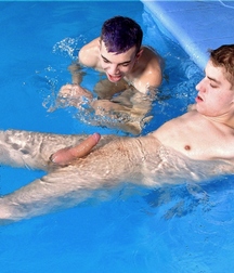 Sex in the Pool 5b6afd5f87ae9.jpg