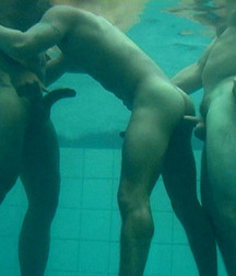 Sex in the Pool 5b6afd769e81f.jpg