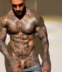 Muscle Guys Gay Tube Strong 5fb1c3963a3eb.jpg