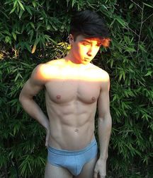 skinny twinks 2 59c9a641b4046.jpg