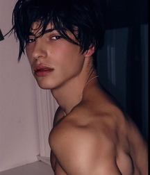 skinny twinks 2 59c9a642b64c4.jpg