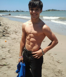 skinny twinks 23 59efd0930e70e.png