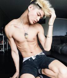 skinny twinks 32 5a2607336d0d1.jpg