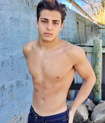 Beauty boys 5aa503ac1e693.jpg
