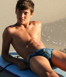 Beauty boys 5aa503cccfc13.jpg