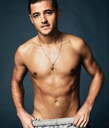 shirtless beauties 594fdecf9b0a0.jpg