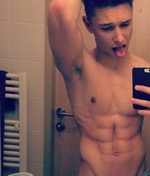 shirtless beauties 594fded52bae8.jpg
