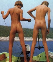 boys and water 5a64620e58e6a.jpg