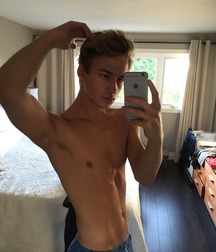 shirtless boy wonders... 59728952b44f7.jpg