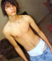 shirtless boy wonders... 597289762a5e5.png