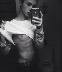 shirtless boy wonders... 597289803b943.jpg