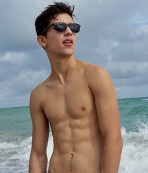 Very, very hot... 597e607e043f0.jpg
