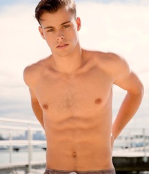 Very, very hot... 597e608286438.jpg