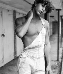Lots of hot boys... 5983ba4f4e60c.jpg