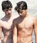 G-rated hotties... 598572e32a388.jpg