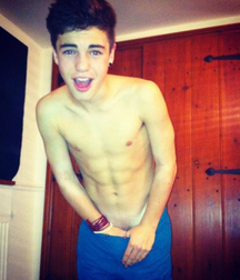 Monday night hotties... 59891b527c841.png