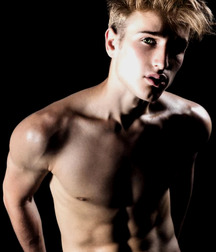 Monday night hotties... 59891b6c5f067.jpg