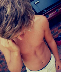 Monday night hotties... 59891b864d10e.png