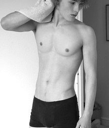 Monday hotties, pt.3 59a3bb04e2dff.jpg