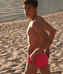 Overnight hotties... 59a7c6d20438a.jpg