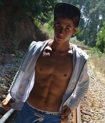 Teasers... 59b3cfbdd4523.jpg