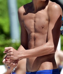 Boys being boys, part 9... 59d22b26b8094.jpg