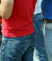 Boys being boys, part 10... 59d8f2a3b8bd9.jpg