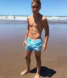 Butts and bodies... 59e5b81606ea9.jpg