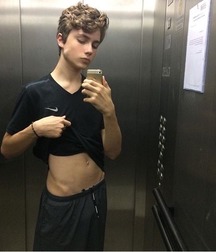 Overnight hotties, p.3 59eaccd240115.jpg