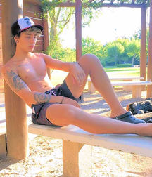Overnight hotties, p.3 59eaccfda9615.jpg
