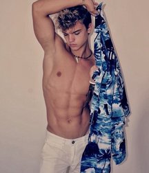 Friday hotties, pt 4... 59f15f663b4ed.jpg