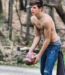 Shirtless cuties... 59f992c07bba0.jpg