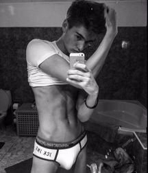 Shirtless cuties... 59f992e069e34.jpg