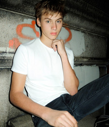Really hot boys, pt. 2 59fb8e933979b.jpg