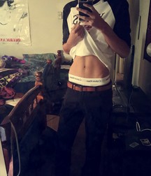 Mostly abs, nipples, and belly buttons..... 5a0e0319c8d6d.jpg
