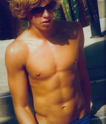 Mostly abs, nipples, and belly buttons..... 5a0e0323c4fda.jpg