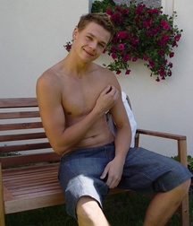 sexy hottie at home 5978d45b4782a.jpg