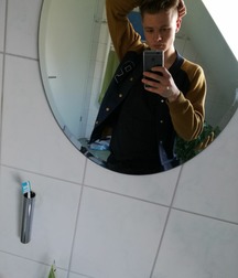 ME PLAYING WITH MY COCK ON SNAPCHAT 59c6b81462875.jpg