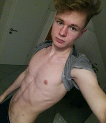 ME PLAYING WITH MY COCK ON SNAPCHAT 59c6b90b8e6e7.jpg