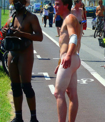 Out and About 8 59b301efc9937.jpg