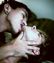 Kissing Boys 59c1d7f4647dd.jpg