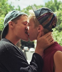Kissing Boys 59c1d8945b092.jpg