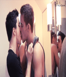 Kissing Boys Gifs 2 59ca74dfc0d9d.gif