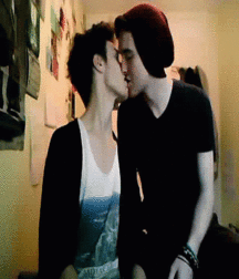 Kissing Boys Gifs 2 59ca751e41e42.gif